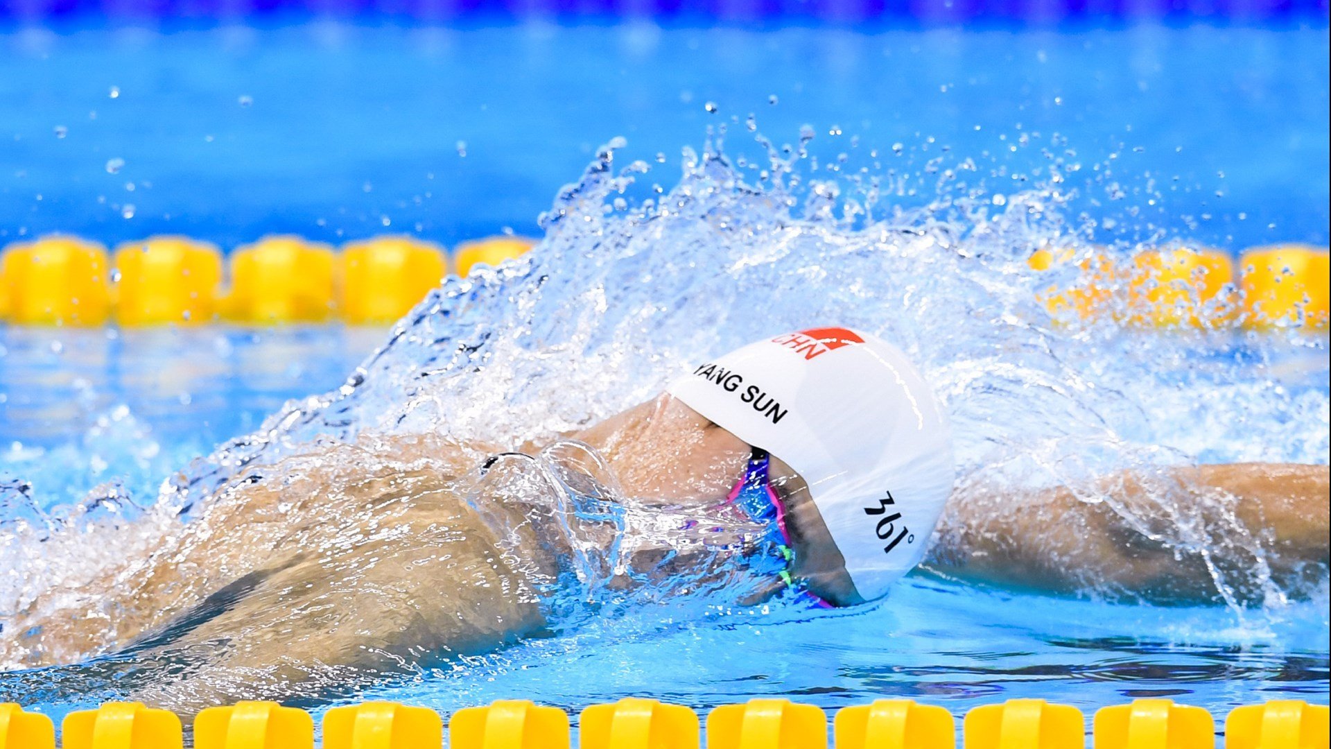 九游游戏中心-中超联赛国足平局 球迷分析比赛得失，中超评球