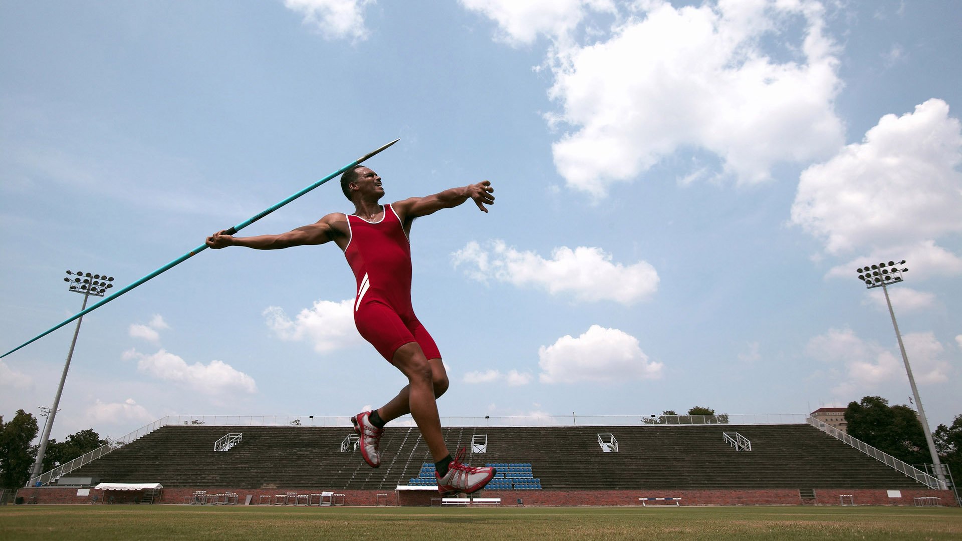 JIU YOU GAME-凯特·道格拉斯坚持训练终见成效，j道格拉斯凯尼恩简介